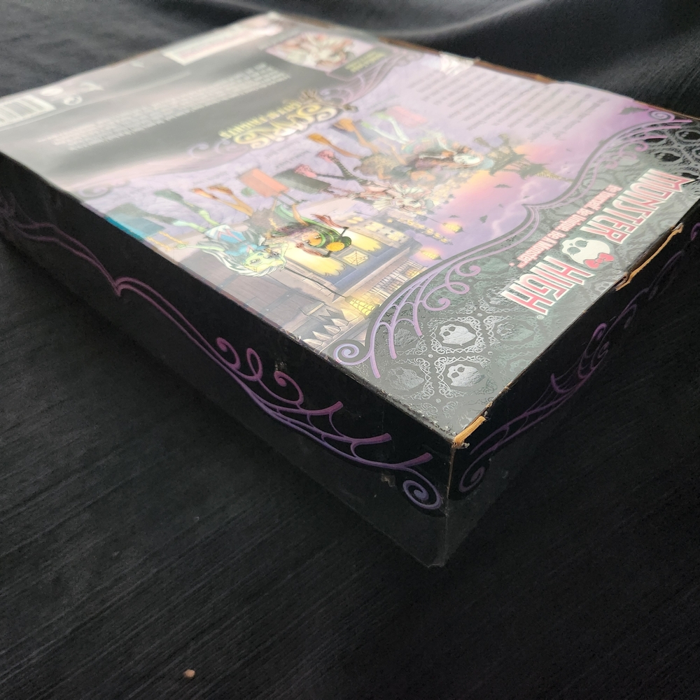 Monster High Rochelle Goyle Scaris Doll (2014) New in Box - Picture 2 of 4